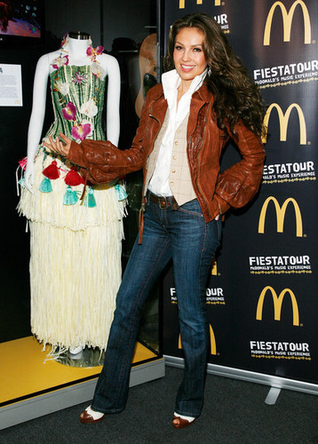  Thalia Launches The Fiesta Tour McDonald's Musica Experience 11.06.2009