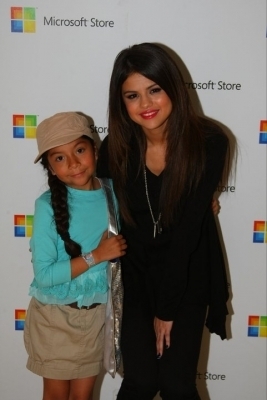  > Microsoft Store Opening concert Meet & Greet at South Coast Plaza