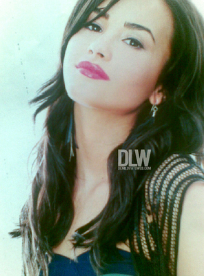  Demi lovato Official Photoshot!