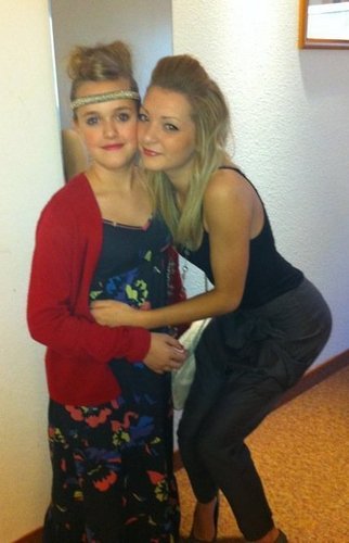  Hannah Wiv Louis Younger Sister Lottie (They Both Look Soo Beautiful) 100% Real :) x