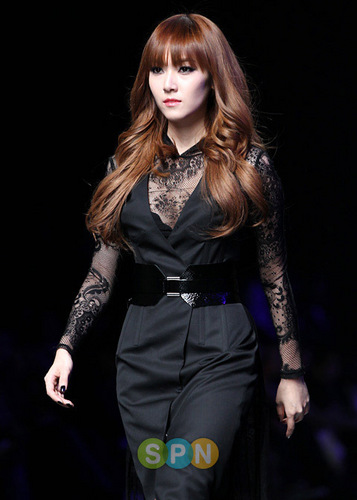  Jessica For Lee Juyoung’s fashion montrer