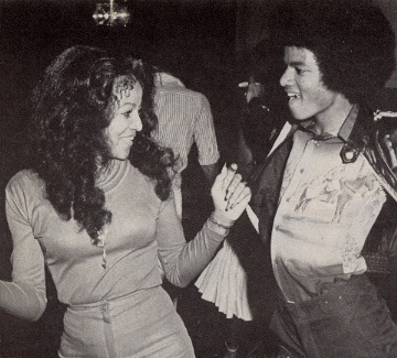  Michael Jackson and Diana Ross dancing lol! :)