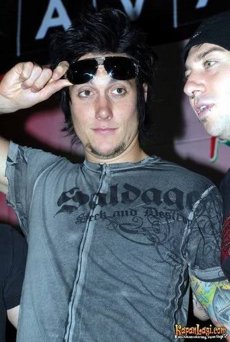  Synyster