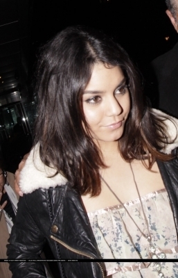  Vanessa out in London