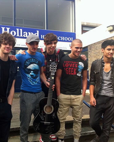  Wanted Visit Holland High School In Manchester! 100% Real :) x