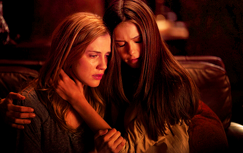  2x19 Elena and Jenna