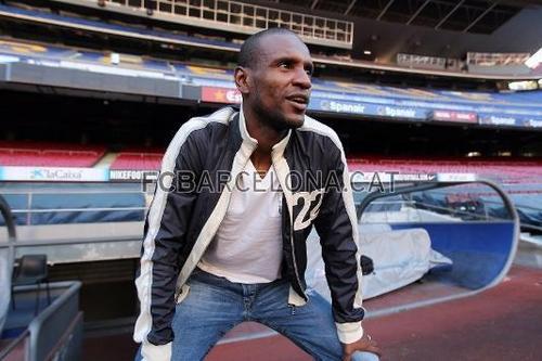  Abidal visited his Друзья during training