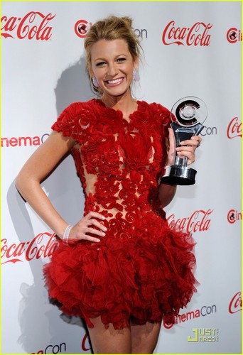 Blake Lively: CinemaCon Awards 2011