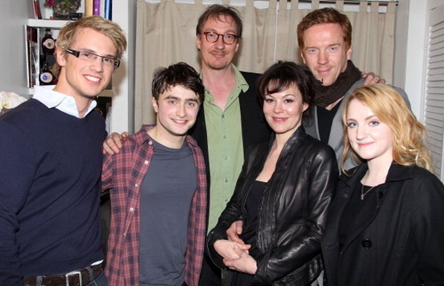  HP cast attend Daniel Radcliffe's 'How to Succeed' Sunday tunjuk