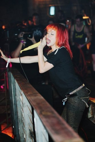  Hayley Williams and Paramore duh