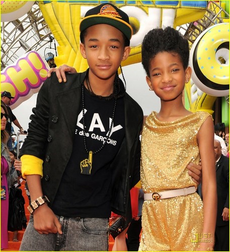 Jaden and Willow on the orange carpet at The Kids' Choice Awards 2011