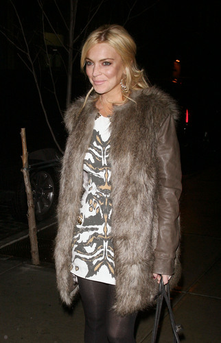  Lindsay Lohan 2011-03-31 - screening of 情報源 Code in New York
