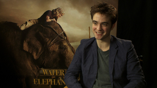  NEW Picture of Rob at the 'Water for Elephants' press junket today in LA