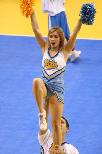  UCLA cheerleaders