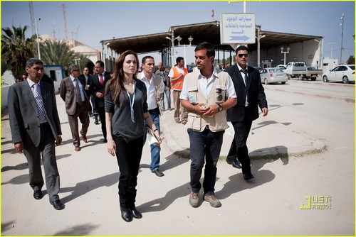  Angelina Jolie Urges Support for Libya's Displaced