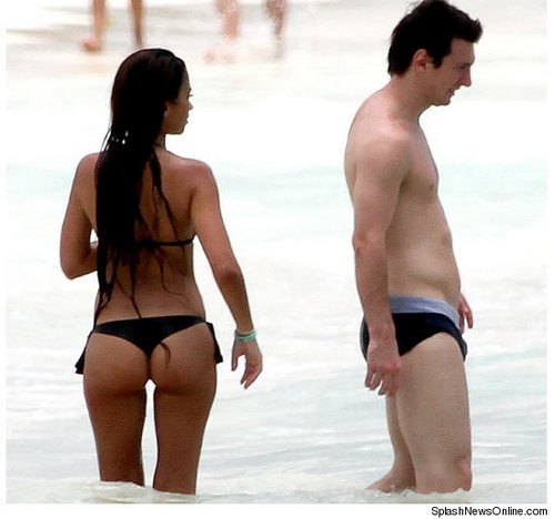  Antonella and Messi in Cancun