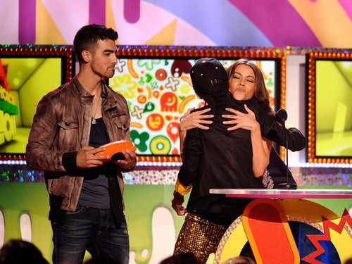 Jaden winning the award for best Movie at The Kids' Choice Awards 2011