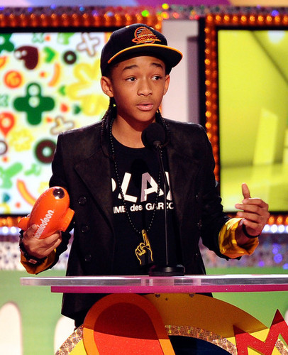  Jaden winning the award for best Movie at The Kids' Choice Awards 2011