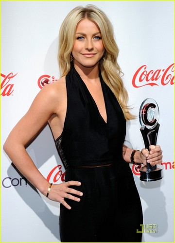  Julianne Hough: CinemaCon's Rising звезда of 2011