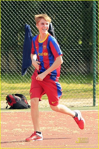  Justin Bieber: sepakbola in Spain!