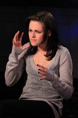  Kristen Stewart at Access Hollywood Interview in 2010