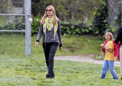  March 30: Taking her kids and chiens to a park