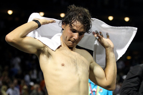  Rafael Nadal after a campaign for Armani: Again, I have a hairy chest, and so it should be !!!