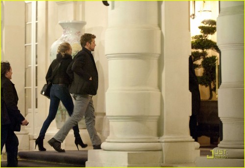  Ryan Phillippe & Amanda Seyfried: Cafe Constant Couple