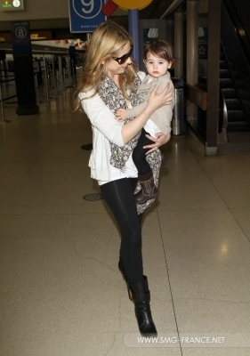  Sarah and charlotte at LAX Airport - 4th April 2011