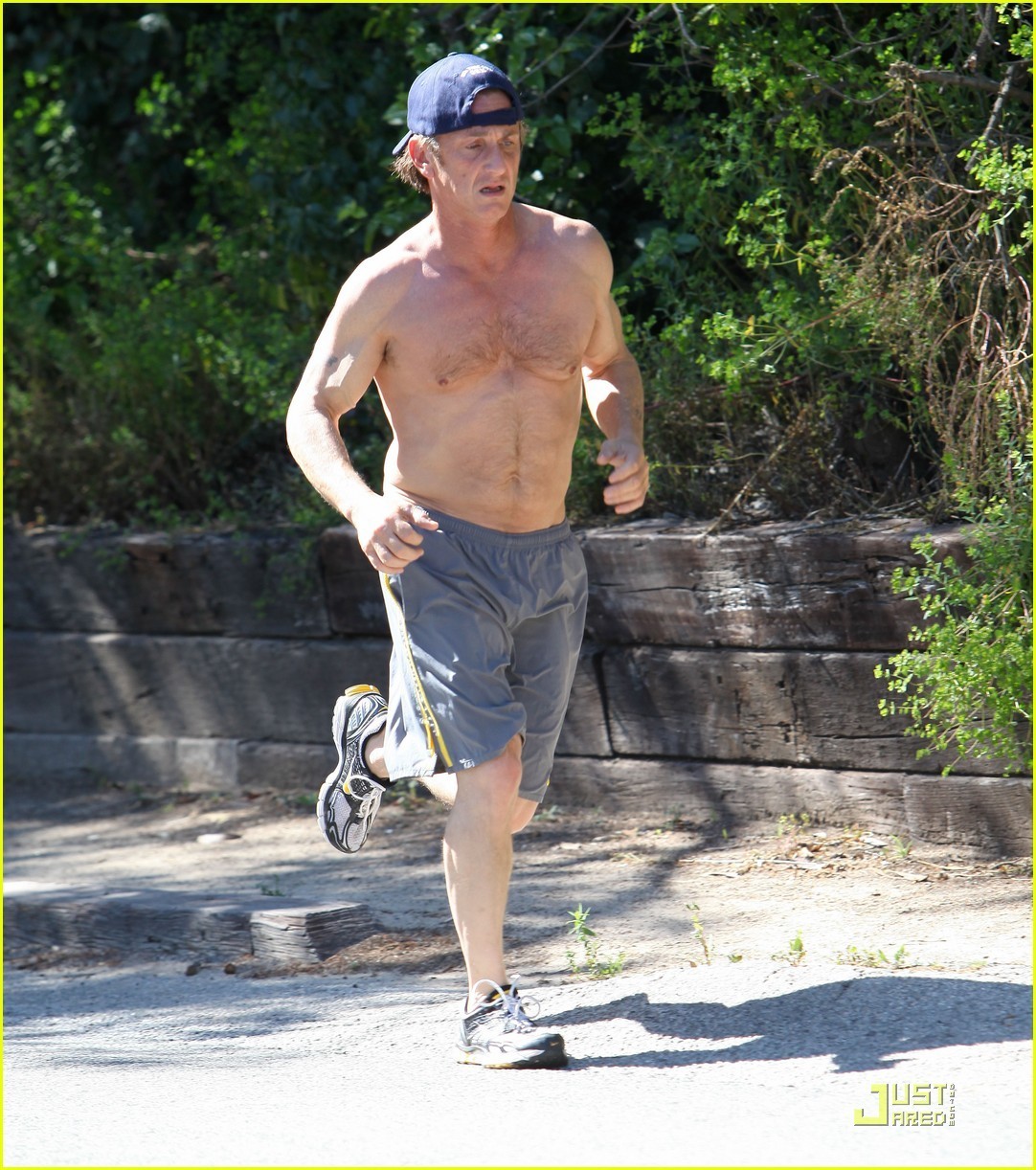 Sean Penn: Shirtless Jogging In Malibu - Hottest Actors Photo (20768886 ...