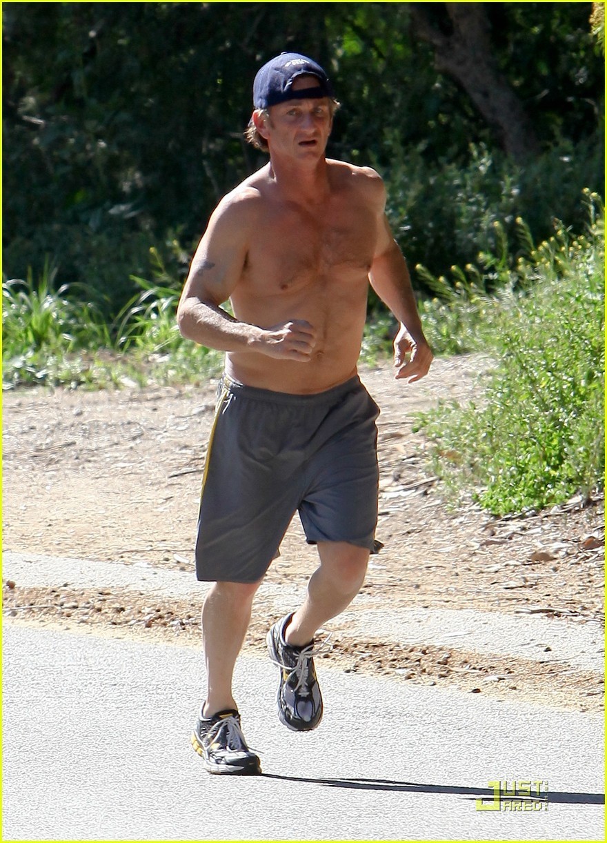 Sean Penn: Shirtless Jogging In Malibu - Hottest Actors Photo (20768970 ...