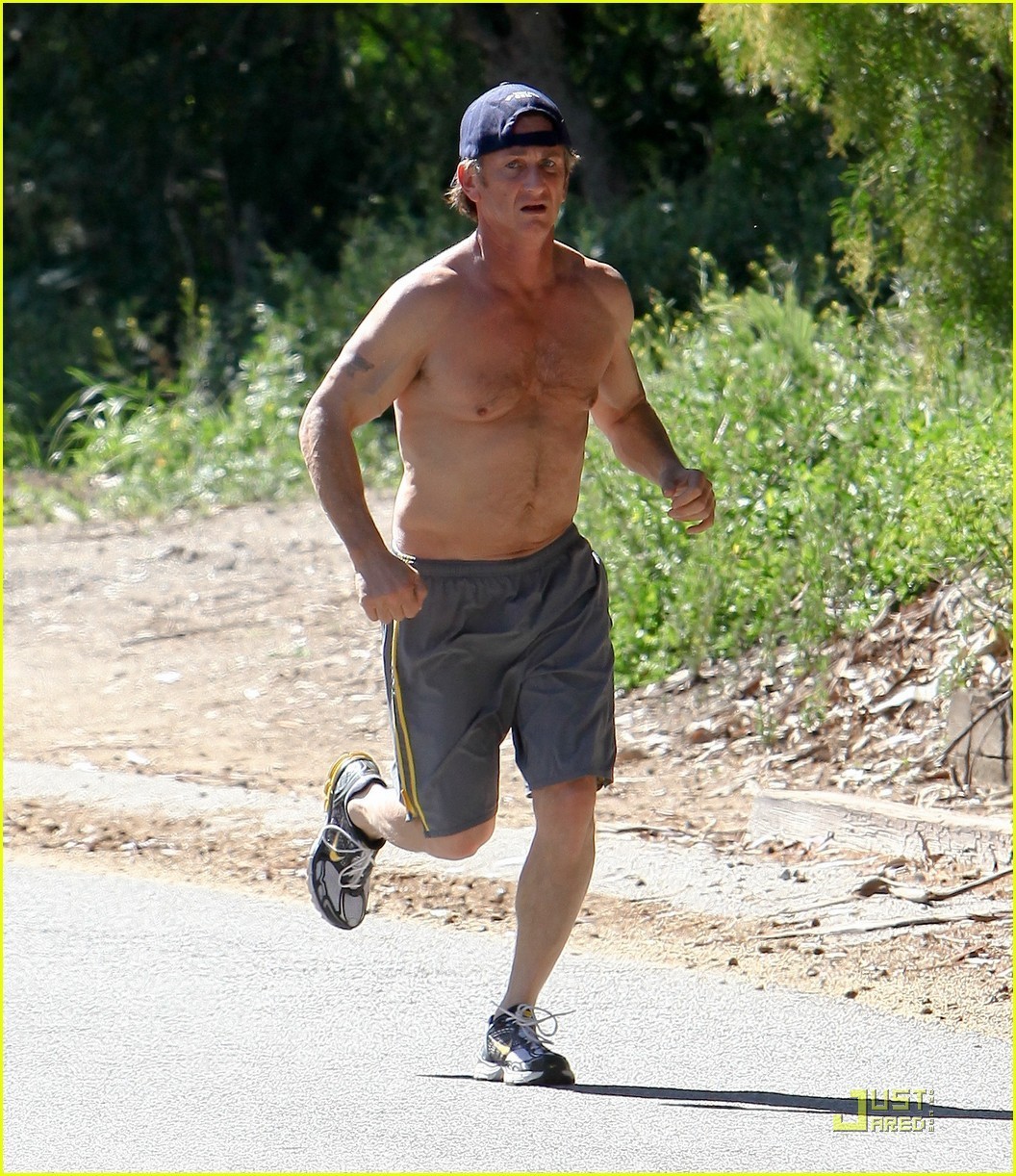 Sean Penn: Shirtless Jogging In Malibu - Hottest Actors Photo (20768981 ...