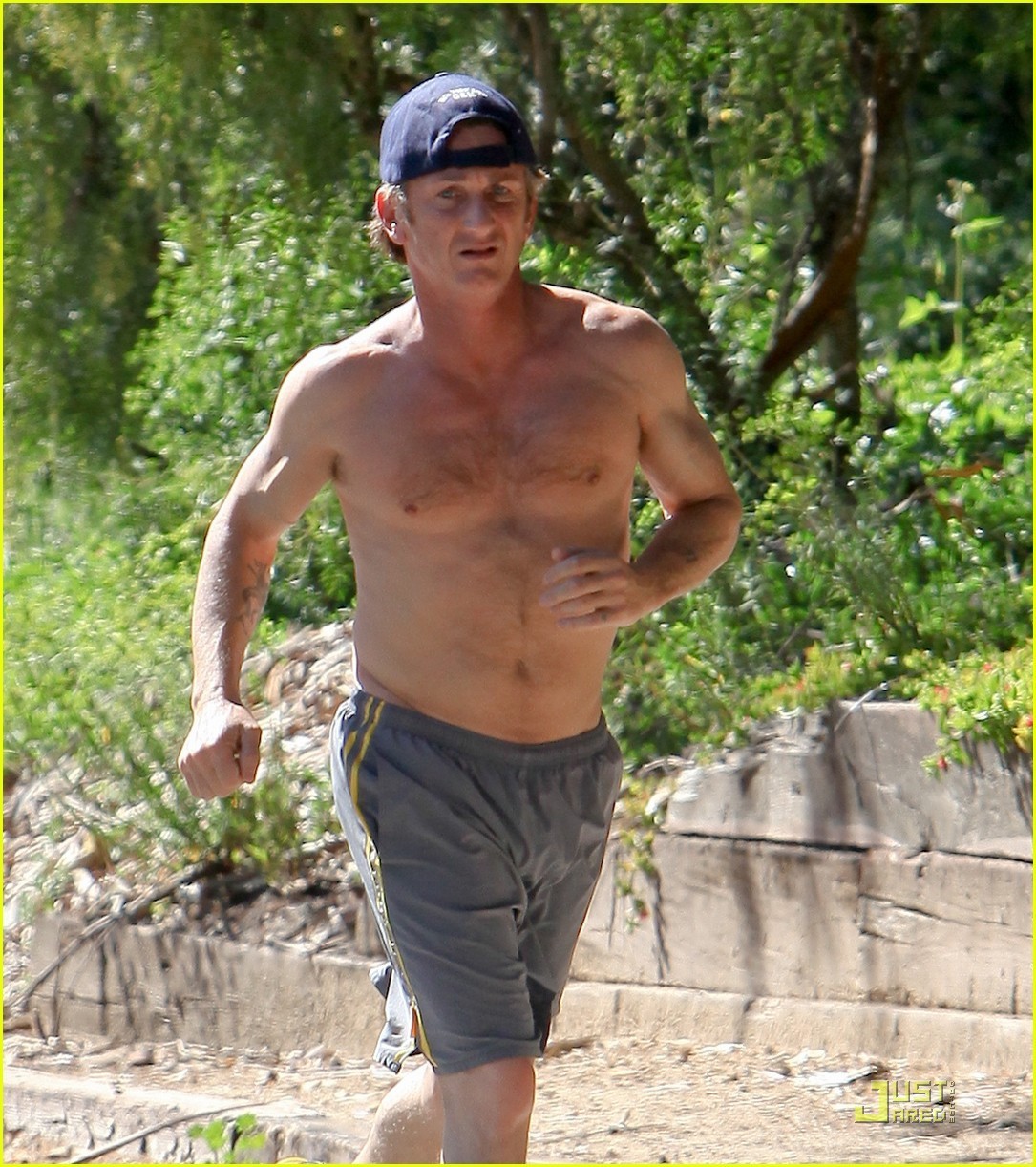 Sean Penn: Shirtless Jogging In Malibu - Hottest Actors Photo (20769010 ...