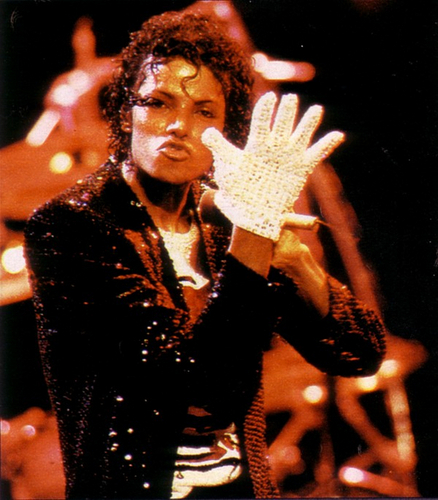  THE KING OF সঙ্গীত AND FASHON AND DANCEING :D MICHAEL JACKSON