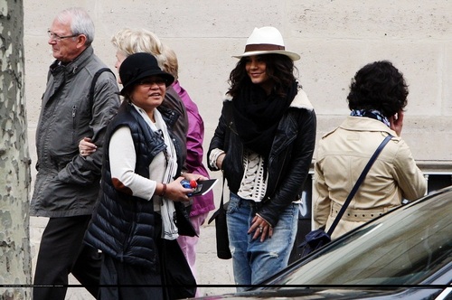  Vanessa Hudgens was spotted shopping in the lovely streets of Paris with her mom on April 5, 2011
