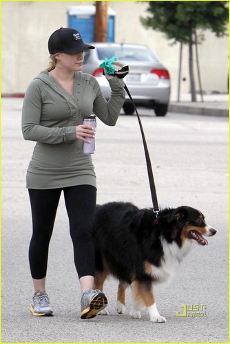  Hilary Duff & Haylie: Dog 일 Afternoon