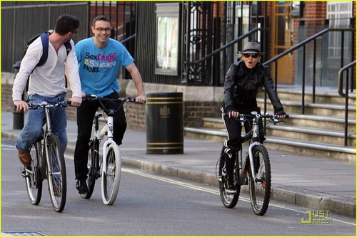  Madonna: Abbey Road Bike Ride!