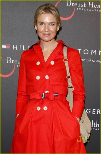  Renee Zellweger: Tommy Hilfiger Limited Edition Bag Launch!