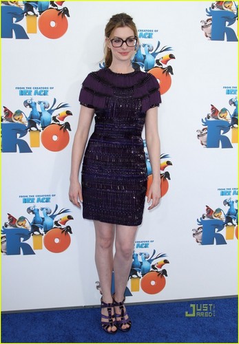  Anne Hathaway: 'Rio' Premiere in Los Angeles!