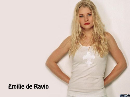 Emilie de Ravin