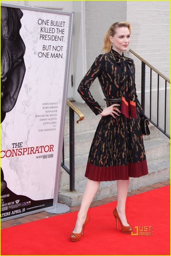  Evan Rachel Wood: 'Conspirator' Premiere!