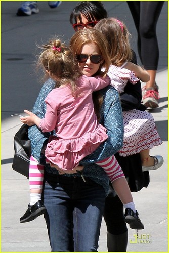  Isla Fisher: Movie Morning with 올리브 Cohen