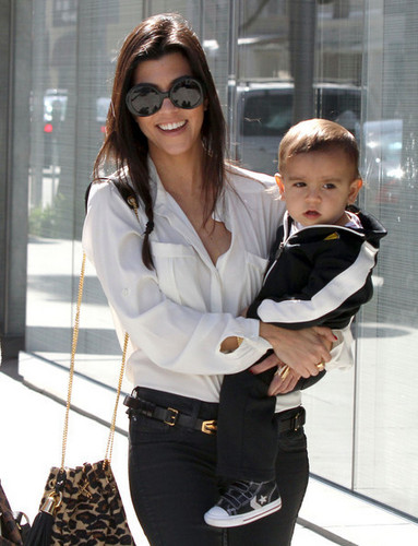  Kourtney Kardashian And Son Out And About In Beverly Hills