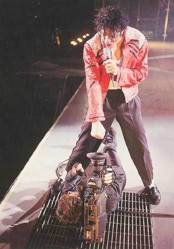  Michael Jackson BEAT IT :D