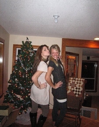  meer new/old personal foto's of Ashley!