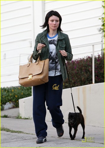  Rooney Mara: Girl with the Groceries