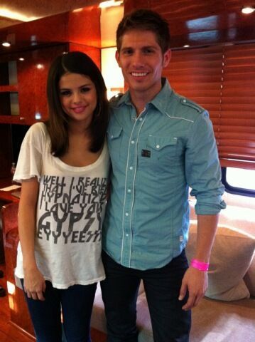  Selly poses with a fan