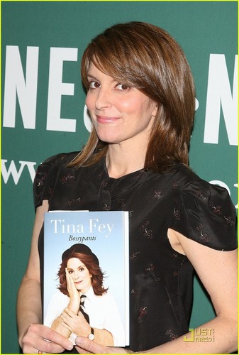  Tina Fey: 'Bossypants' Book Signing!