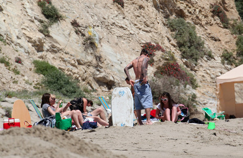  David Beckham Enjoys ngày at the bờ biển, bãi biển in Malibu