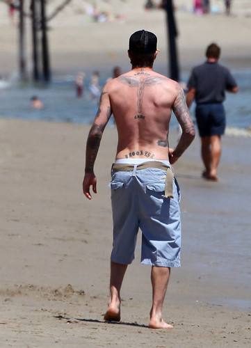  David Beckham Enjoys hari at the pantai in Malibu